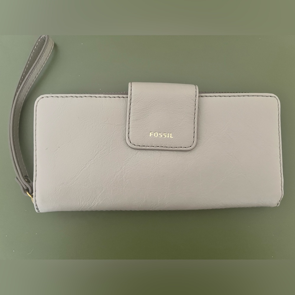 Fossil Light Gray Leather Wallet
